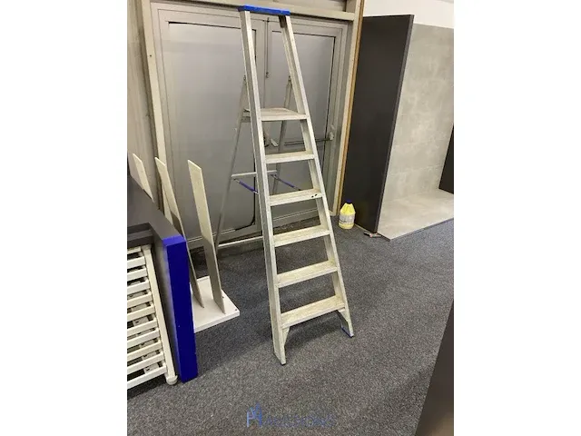 Alu trapladder - afbeelding 1 van  2