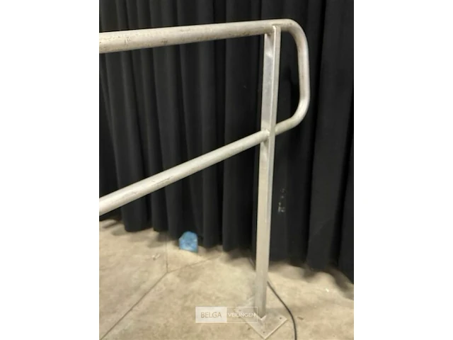 Alu trapleuning ± l 300 - afbeelding 4 van  4