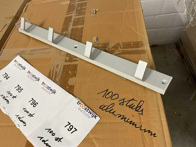 Aluminium kapstokken - afbeelding 2 van  6