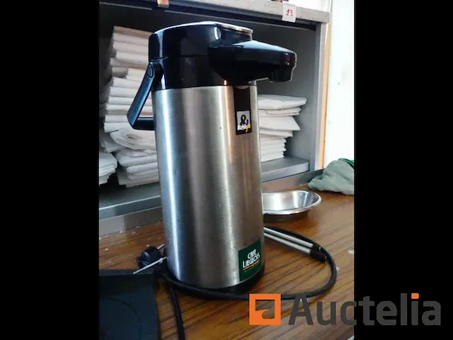 Aluminium kasten en hun inhoud - afbeelding 4 van  10