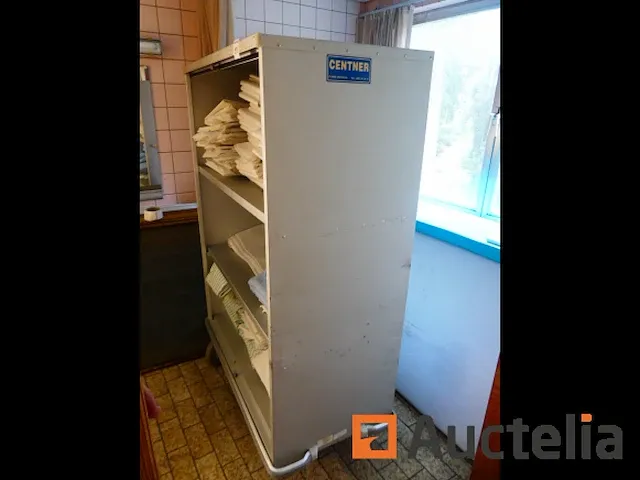 Aluminium kasten en hun inhoud - afbeelding 6 van  10