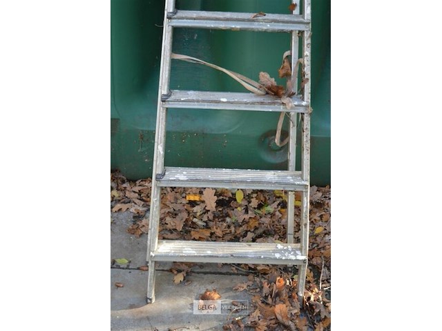 Aluminium ladder 6 tredes - afbeelding 3 van  3