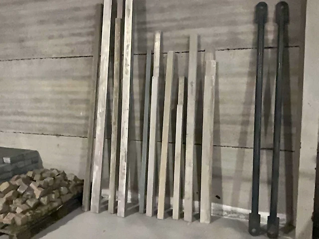Aluminium regels - afbeelding 1 van  2