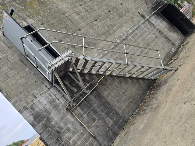 Aluminium trap - afbeelding 1 van  3