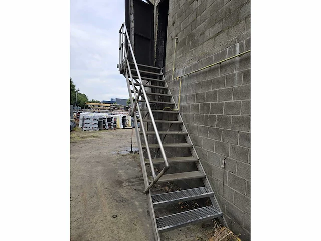 Aluminium trap - afbeelding 2 van  3