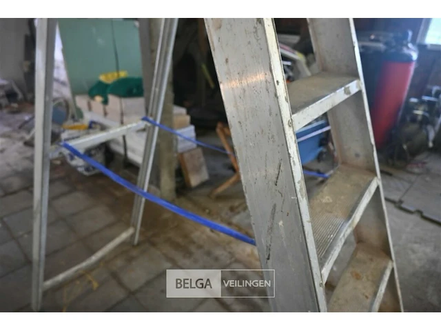 Aluminium trapladder met 7 treden - afbeelding 4 van  5