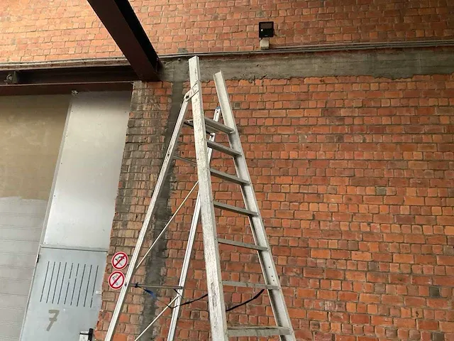 Aluminium trapladder - afbeelding 3 van  3