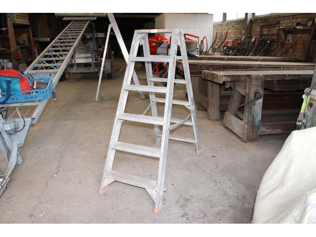 Aluminium trapladder - afbeelding 2 van  3