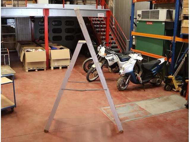 Aluminium trapladder - afbeelding 2 van  2