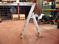 Aluminium trapladder - afbeelding 1 van  3