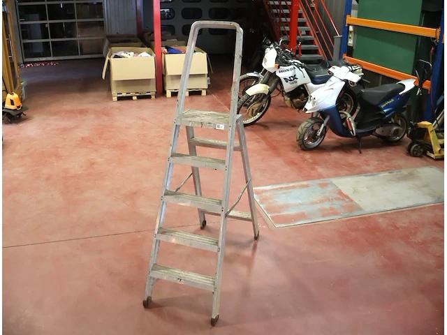 Aluminium trapladder - afbeelding 3 van  3