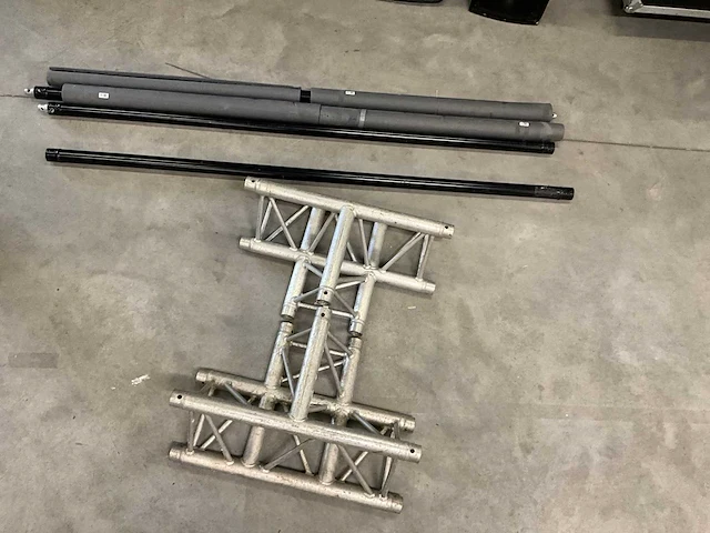 Aluminium trus (6x) - afbeelding 1 van  8