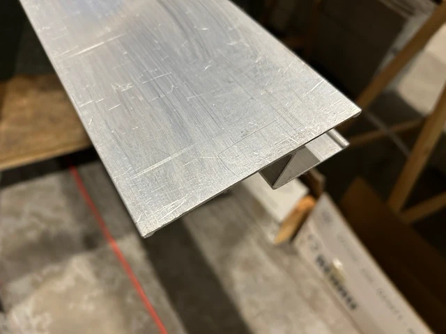Aluminiumprofiel - afbeelding 1 van  3