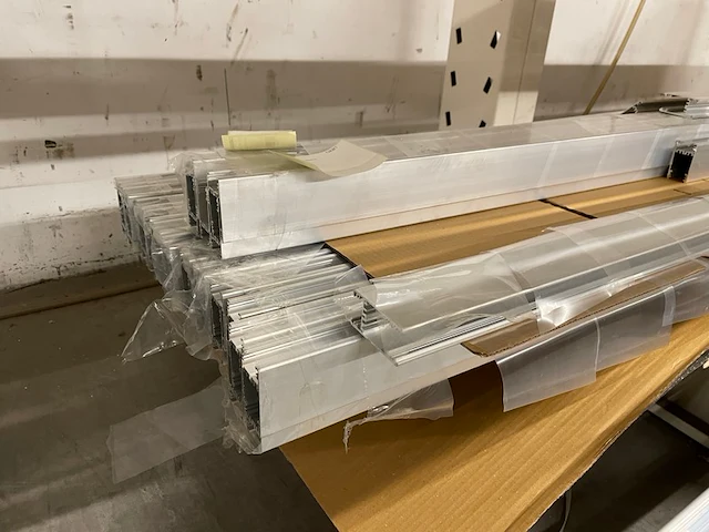 Aluminiumprofielen - afbeelding 1 van  3