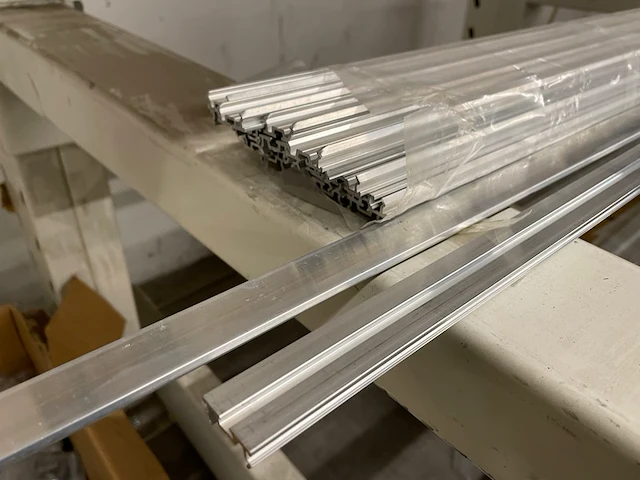 Aluminiumprofielen - afbeelding 1 van  3