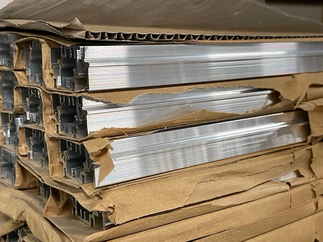 Aluminiumprofielen - afbeelding 1 van  4
