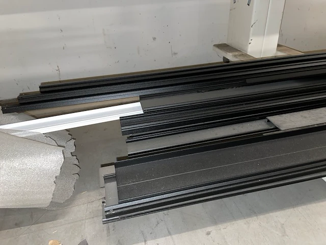 Aluminiumprofielen - afbeelding 1 van  3