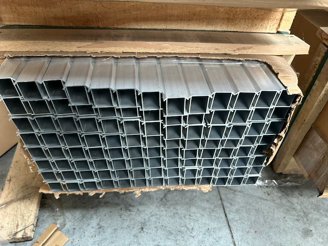 Aluminiumprofielen - afbeelding 1 van  4