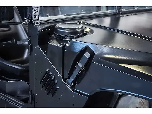 Am general hmmwv "humvee" 380ci v8 - 1992 - afbeelding 9 van  69