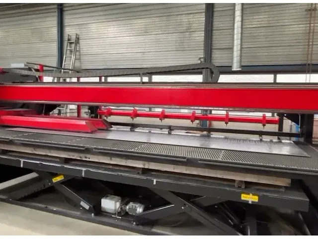 Amada lc2415a 5nt laser-snijmachine + laad-/lossysteem - afbeelding 4 van  9