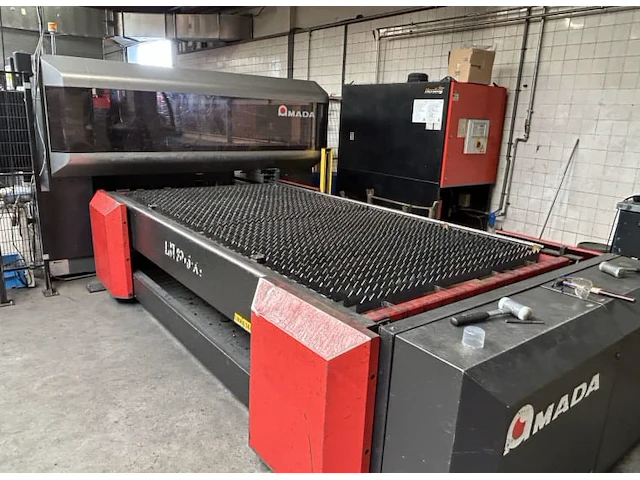 Amada lc3015x1nt laser-snijmachine - afbeelding 1 van  9