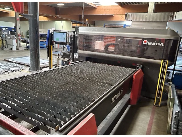 Amada lc3015x1nt laser-snijmachine - afbeelding 4 van  9