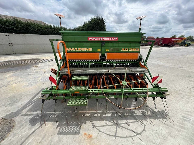Amazone - ad303 + kg303 - precision seeder - 2003 - afbeelding 8 van  11