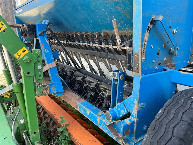 Amazone kg302 rotoreg met zaaimachine - afbeelding 11 van  13