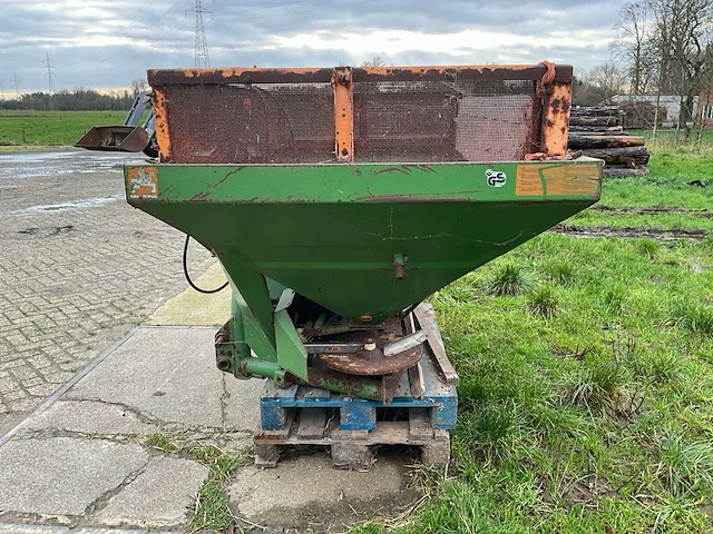 Amazone za-u1001 meststofstrooier - afbeelding 10 van  12