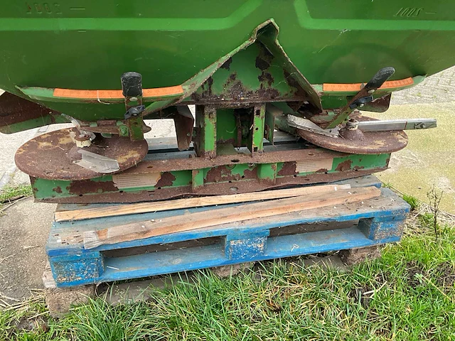 Amazone za-u1001 meststofstrooier - afbeelding 11 van  12