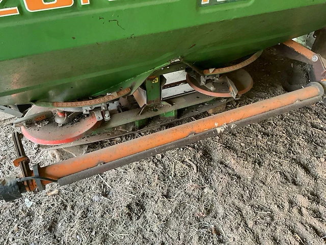 Amazone zam max-tronic kunstmeststrooier - afbeelding 4 van  9