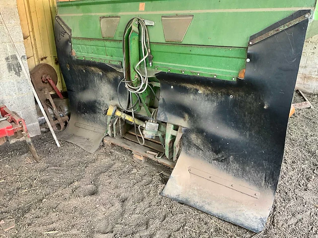Amazone zam max-tronic kunstmeststrooier - afbeelding 6 van  9