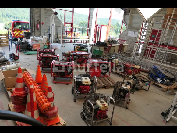 Ambulance, brandweerwagen, auto, generator, gereedschap