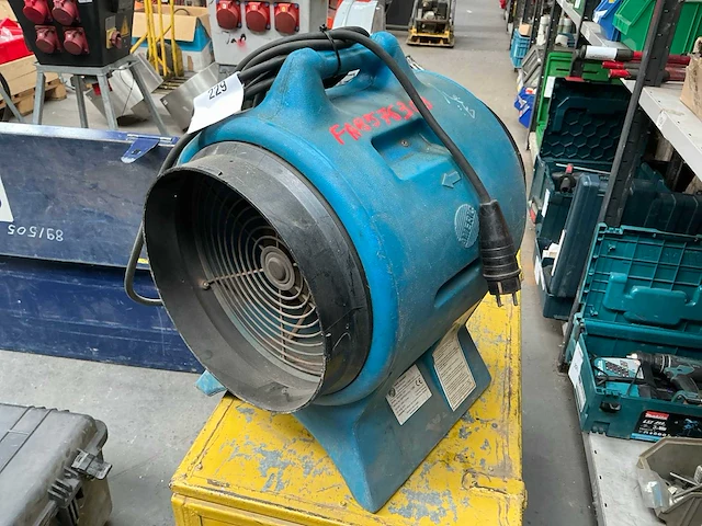Americ vaf-300 draagbare ventilator - afbeelding 1 van  4