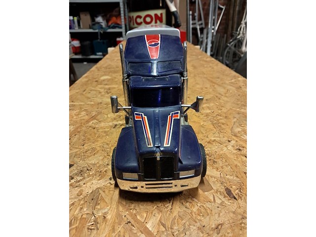 Amerikaanse truc ( 740 mm ) - afbeelding 1 van  5