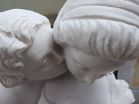 Amours beeld gesigneerd - afbeelding 2 van  2