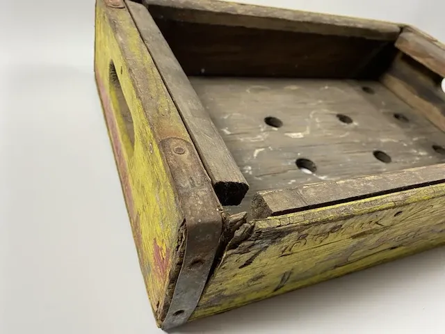 Andy warhol - coca cola crate - gesigneerd - afbeelding 3 van  5
