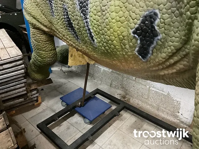 Animatronic dinosaur - afbeelding 15 van  15