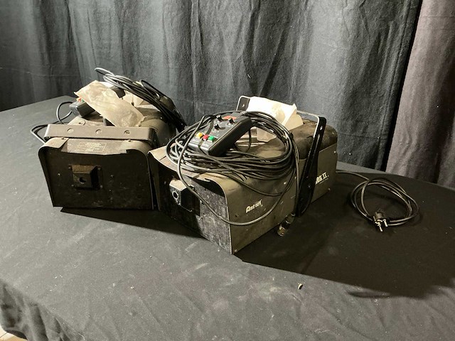 Antari 1200 mk2 rookmachine voor onderdelen (2x) - afbeelding 1 van  7