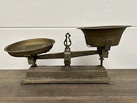 Antiek bascule - geel koper