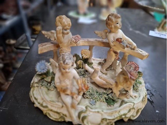 Antiek beeldje - afbeelding 2 van  3