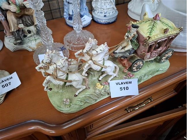 Antiek beeldje - afbeelding 1 van  3