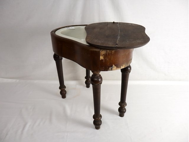 Antiek bidet - afbeelding 1 van  4