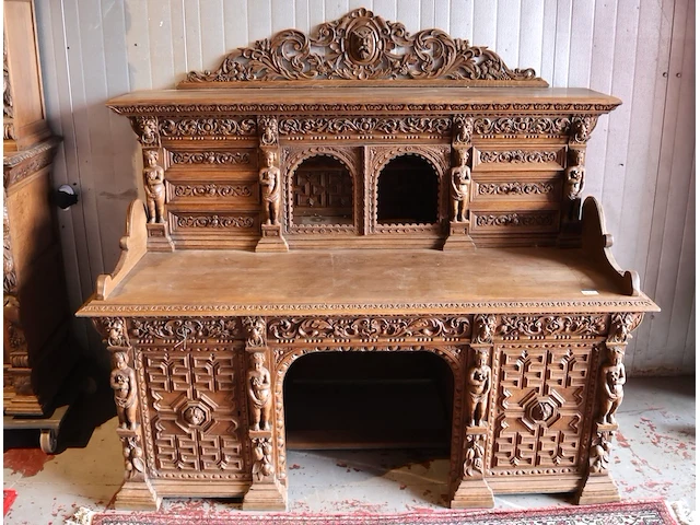 Antiek bureau met houtsnijwerk - afbeelding 2 van  7