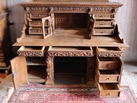 Antiek bureau met houtsnijwerk - afbeelding 5 van  7