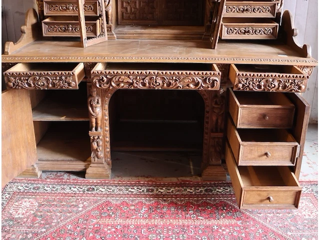 Antiek bureau met houtsnijwerk - afbeelding 6 van  7