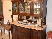 Antiek eetkamer bestaande uit buffetkast 6 deuren 1 lade marmeren blad, uitschuifbare tafel glazen blad, 6 stoelen stoffen zit en rug, wandkast 3 deuren 1 lade marmeren blad en spiegel, stoel met armleuning - afbeelding 4 van  18
