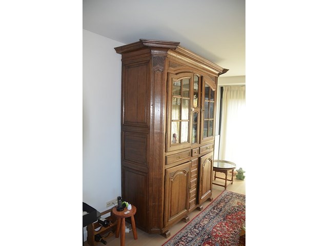 Antiek eiken kast met 2 deuren en 3 laden met opzet vitrine 2 deuren - afbeelding 8 van  12