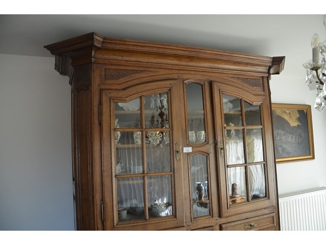 Antiek eiken kast met 2 deuren en 3 laden met opzet vitrine 2 deuren - afbeelding 2 van  12