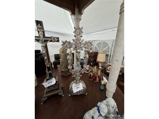 Antiek kruisbeeld - afbeelding 1 van  1